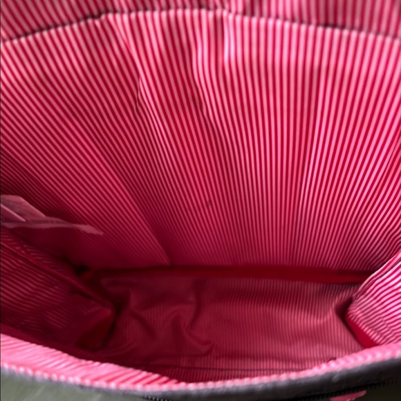 Herschel Supply Company Gray and Pink Bags with Modern Design - Picture 10 of 13
